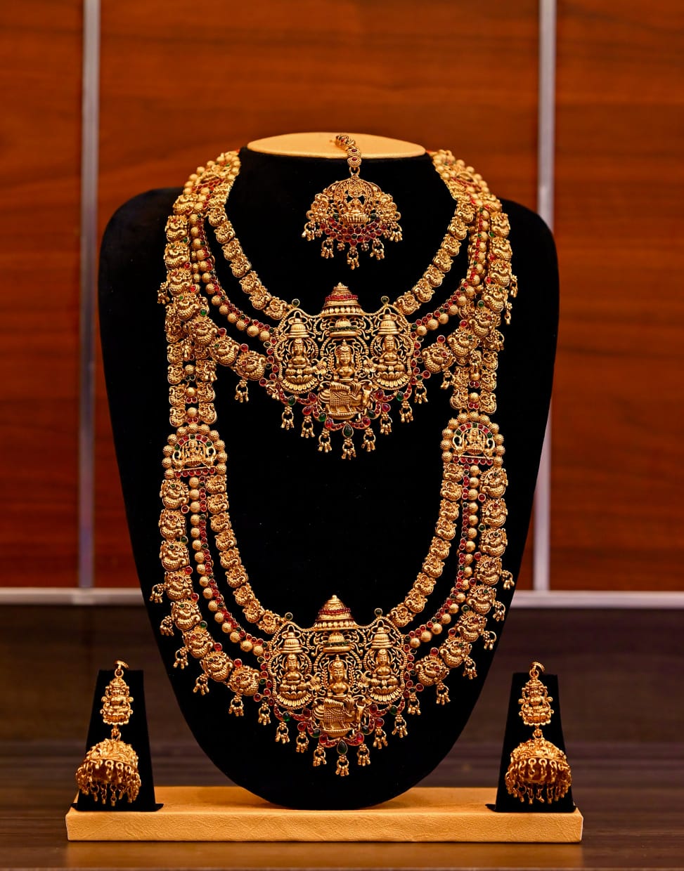 Gold rate सोने के रेट में देखने को मिली आज बहुत बड़ी गिरावट जानिए ऐसा क्या हुआ