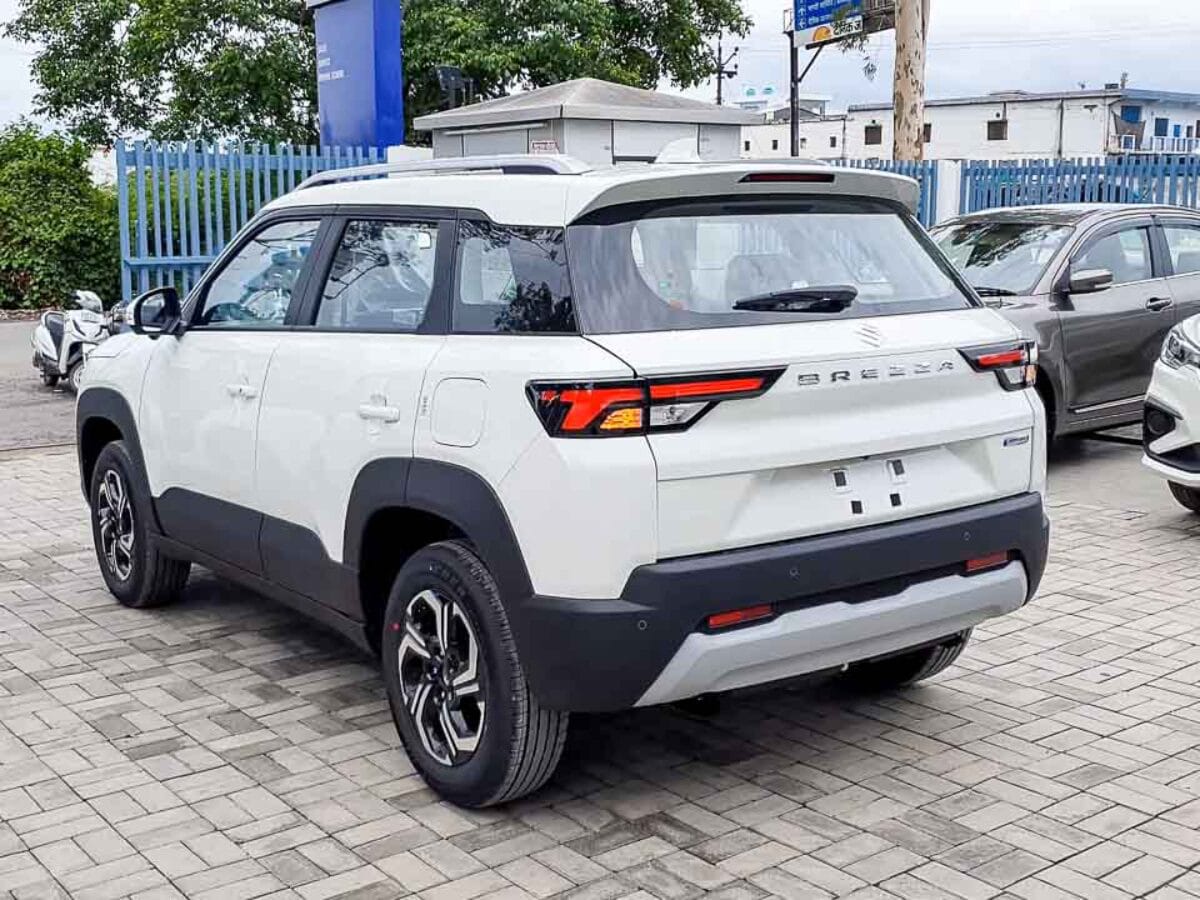 Maruti Suzuki brezza - मार्केट में मचा रही शोर चलिये जानते है ऐसा क्या हैं इस गाडी मे